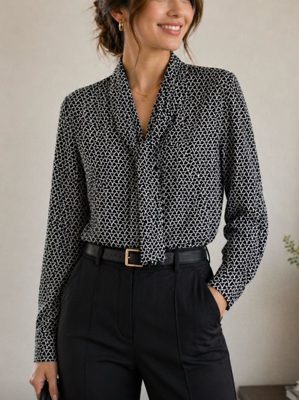 Banana Republic Black & White Geometric Tie Neck Roll Tab Long Sleeve Blouse SML